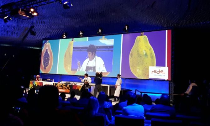 Chef Roberta Sudbrack serve queijo “estragado” e provoca: “Sou clandestina” Chef Roberta Sudbrack serve queijo “estragado” e provoca: “Sou clandestina”