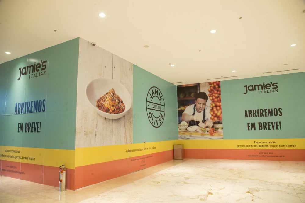 Tapumes da obra do novo restaurante Jamie's Italian no Pátio Batel. (Foto: Hugo Harada/Gazeta do Povo) Tapumes da obra do novo restaurante Jamie's Italian no Pátio Batel. (Foto: Hugo Harada/Gazeta do Povo)