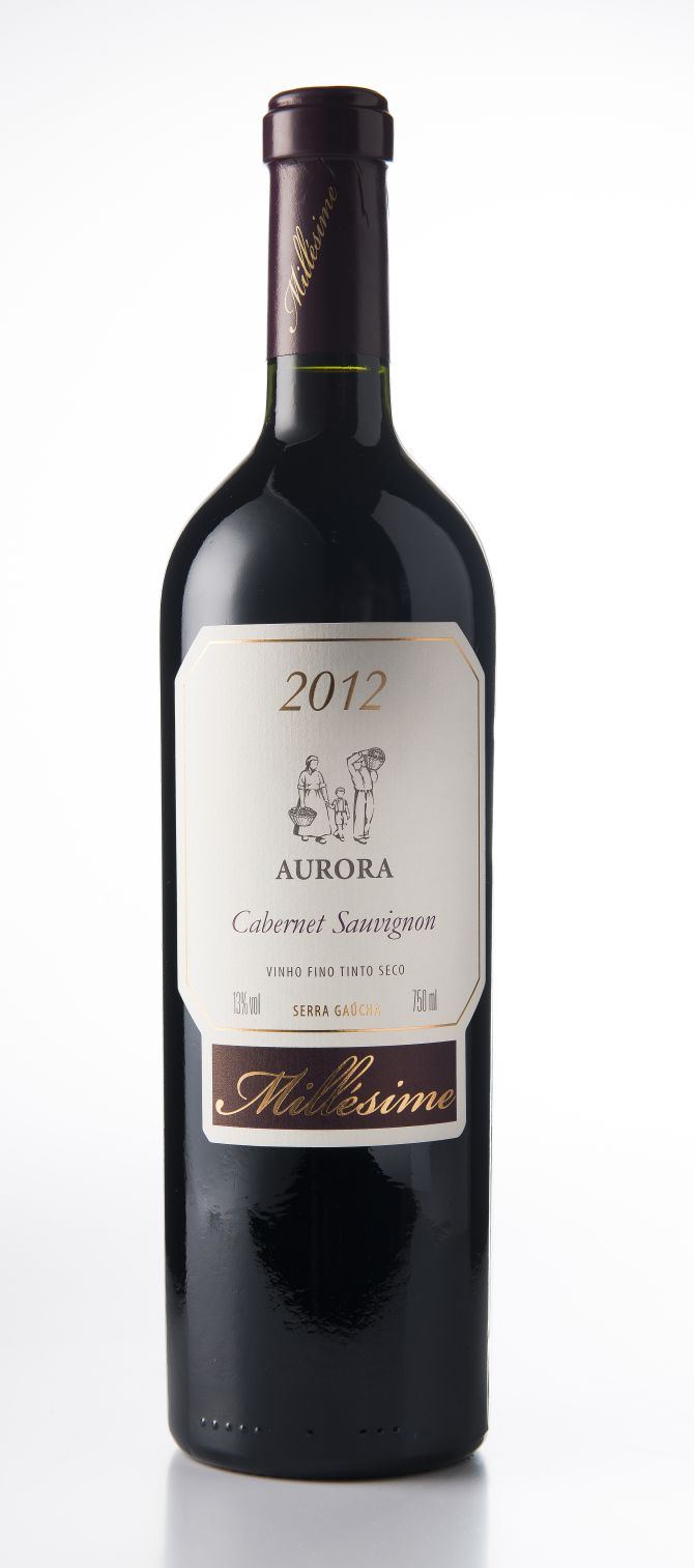 Foto vinho Cabernet Sauvignon , degustação , revista Bom Gourmet . Local: A Fábrika . Foto vinho Cabernet Sauvignon , degustação , revista Bom Gourmet . Local: A Fábrika .