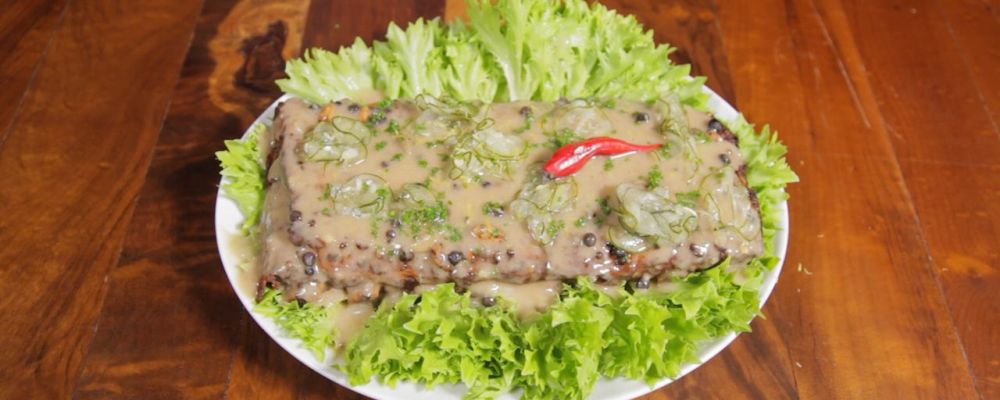 Costelinha suína na cerveja. 