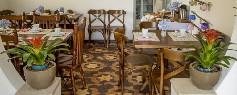 SaboRosa funciona como um espaço cultural com lastro em gastronomia. (Foto: Hugo Harada/Gazeta do Povo)