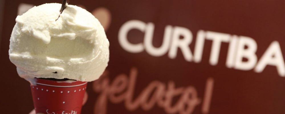 Sabor Rosa di Batel, criação exclusiva da loja da Bacio di Latte, no Pátio Batel, em Curitiba. Foto: Marcelo Andrade/Gazeta do Povo.