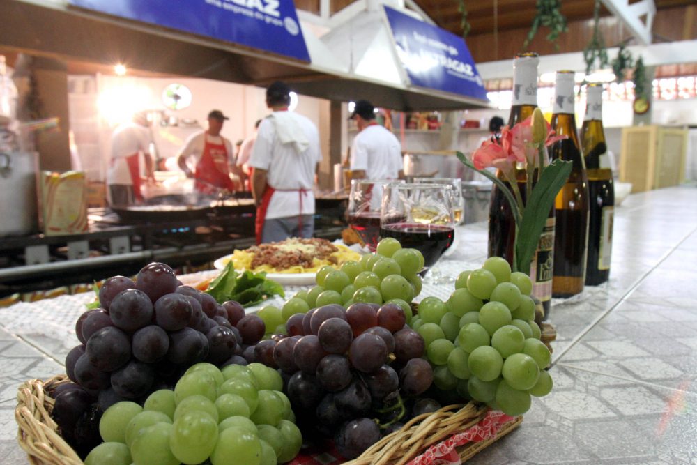 A produção de uvas está voltando aos poucos à Santa Felicidade, mas a maior parte ainda é de outros lugares. Foto: Rogerio Theodorovy/Gazeta do Povo A produção de uvas está voltando aos poucos à Santa Felicidade, mas a maior parte ainda é de outros lugares. Foto: Rogerio Theodorovy/Gazeta do Povo