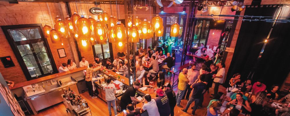 Roteiro: 5 pubs estilosos para ir no verão em Curitiba Roteiro: 5 pubs estilosos para ir no verão em Curitiba