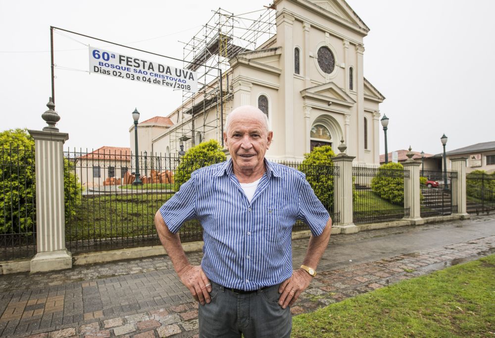 Armando Túlio é neto de imigrantes e participa da Festa da Uva desde a primeira edição. Foto: Letícia Akemi/Gazeta do Povo Armando Túlio é neto de imigrantes e participa da Festa da Uva desde a primeira edição. Foto: Letícia Akemi/Gazeta do Povo