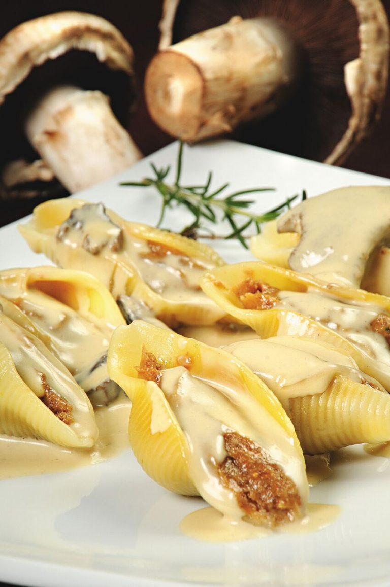 Conchiglione de figo ao molho funghi