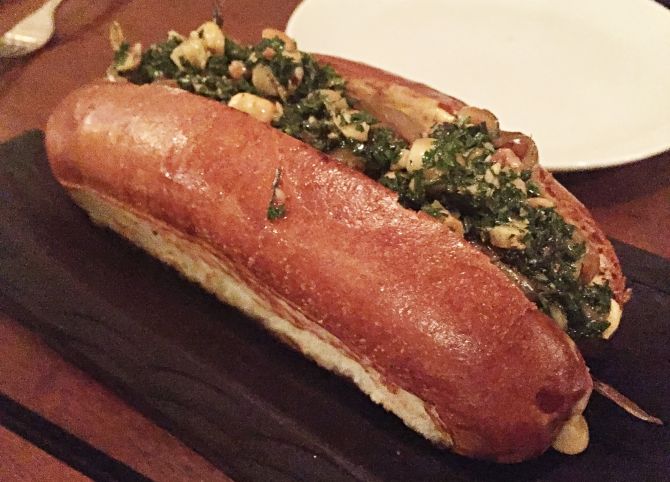 Choripan servido no Arturito, restaurante da chef argentina Paola Carosella. Foto: Flávia Schiochet/Arquivo pessoal Choripan servido no Arturito, restaurante da chef argentina Paola Carosella. Foto: Flávia Schiochet/Arquivo pessoal