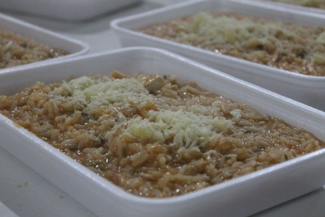 Risoto de frango, um dos pratos que é especialidade dos imigrantes italianos que se estabeleceram em Santa Felicidade. Foto: Reprodução/Facebook Risoto de frango, um dos pratos que é especialidade dos imigrantes italianos que se estabeleceram em Santa Felicidade. Foto: Reprodução/Facebook