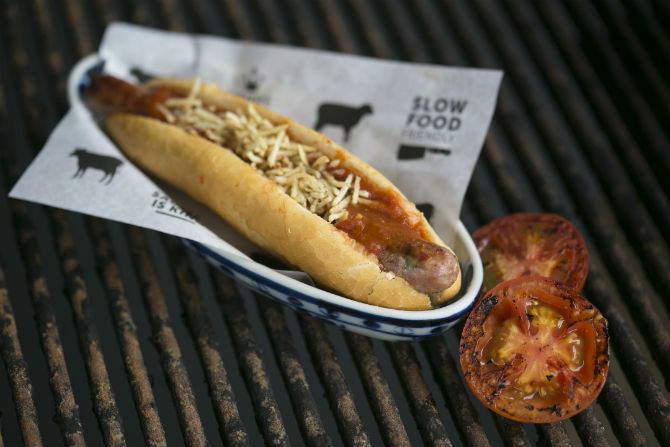 Pão com linguiça do Meatpack House. Foto: Divulgação Pão com linguiça do Meatpack House. Foto: Divulgação