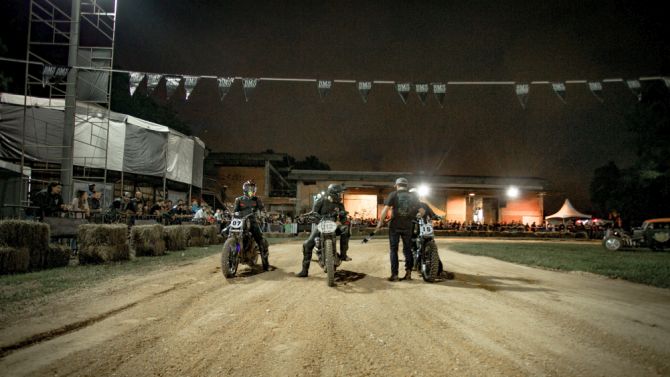 O bar Circuito fica junto de uma pista dirty track e há motos Harley Davidson para alugar. Foto: Ebraim Martini/Divulgação O bar Circuito fica junto de uma pista dirty track e há motos Harley Davidson para alugar. Foto: Ebraim Martini/Divulgação