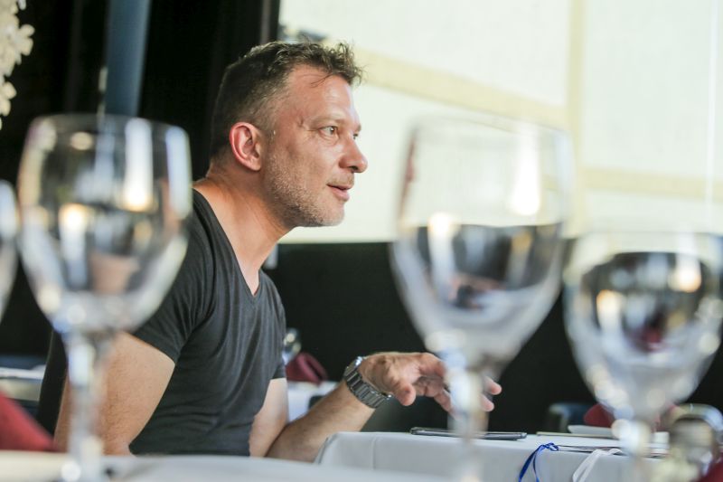 Após fase turbulenta, Bistrô do David volta às origens e agora se chama Bistrô Romântico do Chef David da Nega. Foto: Hugo Harada. Após fase turbulenta, Bistrô do David volta às origens e agora se chama Bistrô Romântico do Chef David da Nega. Foto: Hugo Harada.