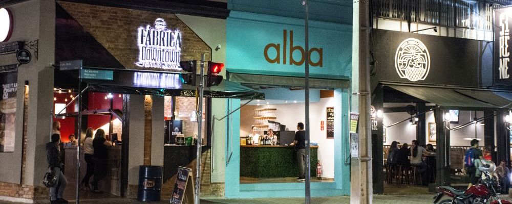 Hamburgueria Fábrica Downtown, wine bar Alba e Sirène Fish and Chips. Foto: Nay Klym/Gazeta do Povo.