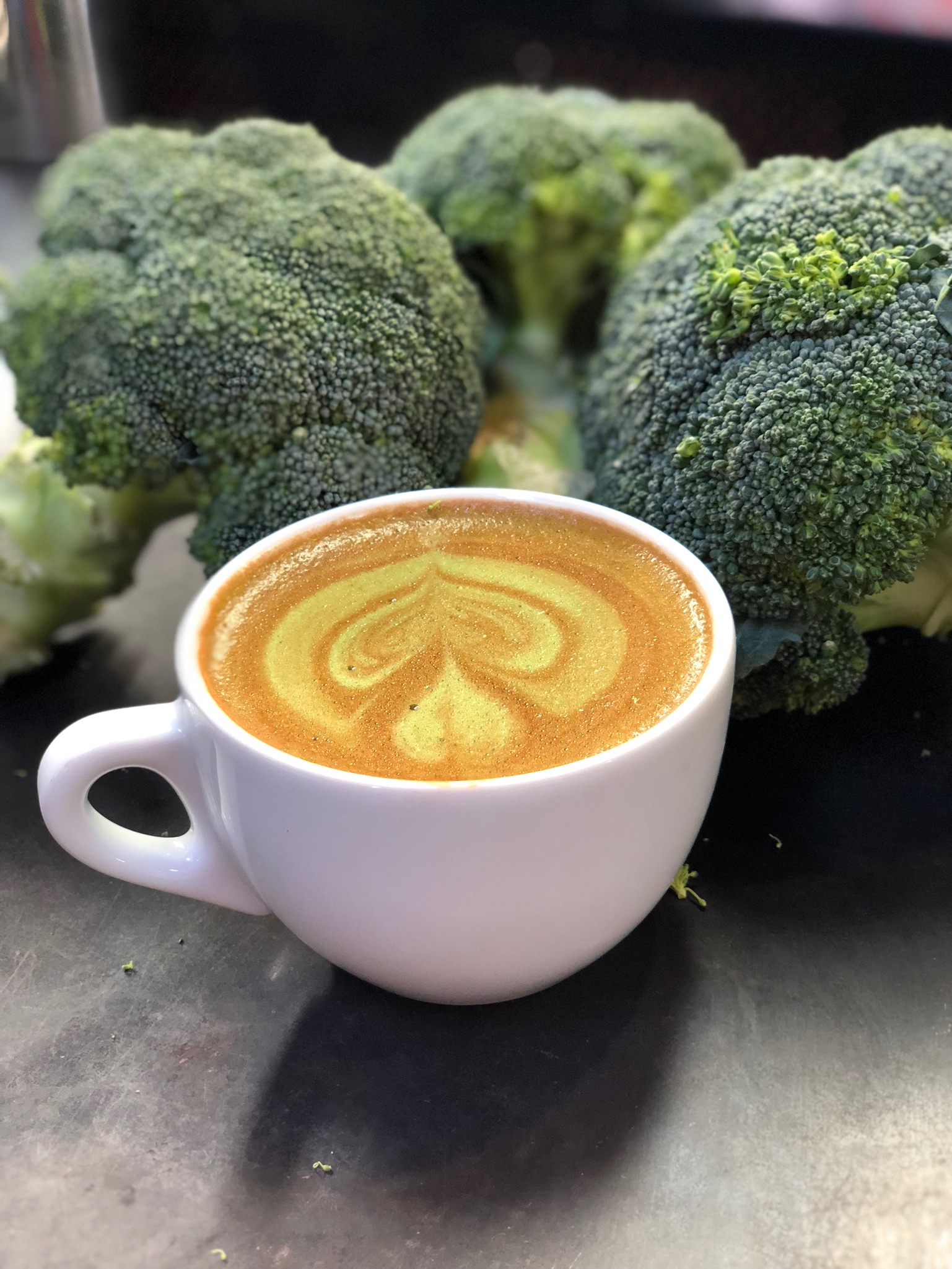 Brócolis latte servido em uma cafeteria em Melbourne, na Austrália. Foto: CSIRO/Divulgação. Brócolis latte servido em uma cafeteria em Melbourne, na Austrália. Foto: CSIRO/Divulgação.
