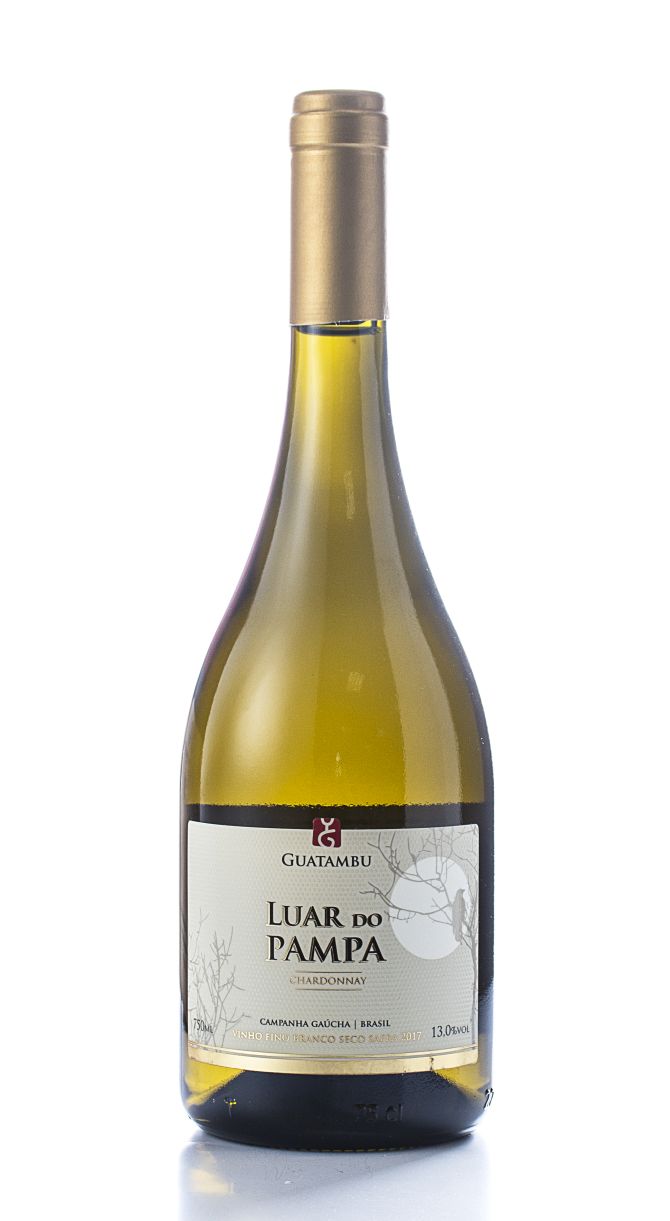 Fotos de garrafas de vinhos no fundo branco
18/05/2018 - Curitiba. Fotos de garrafas de vinhos no fundo branco
18/05/2018 - Curitiba.