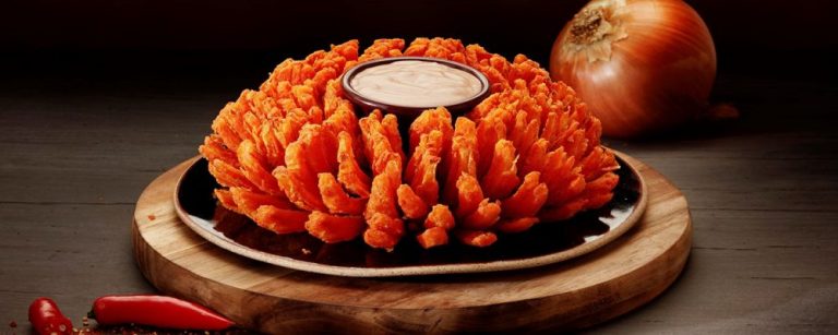 Nova cebola do Outback fica no cardápio por um mês e tem toque defumado e apimentado. Foto: Divulgação