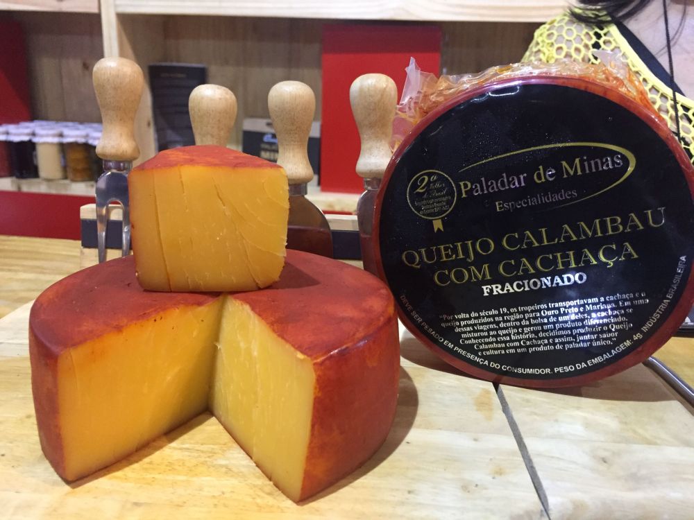 Queijo bêbado e cachaça de mandioca são novidades do maior evento de cachaça do Brasil Queijo bêbado e cachaça de mandioca são novidades do maior evento de cachaça do Brasil