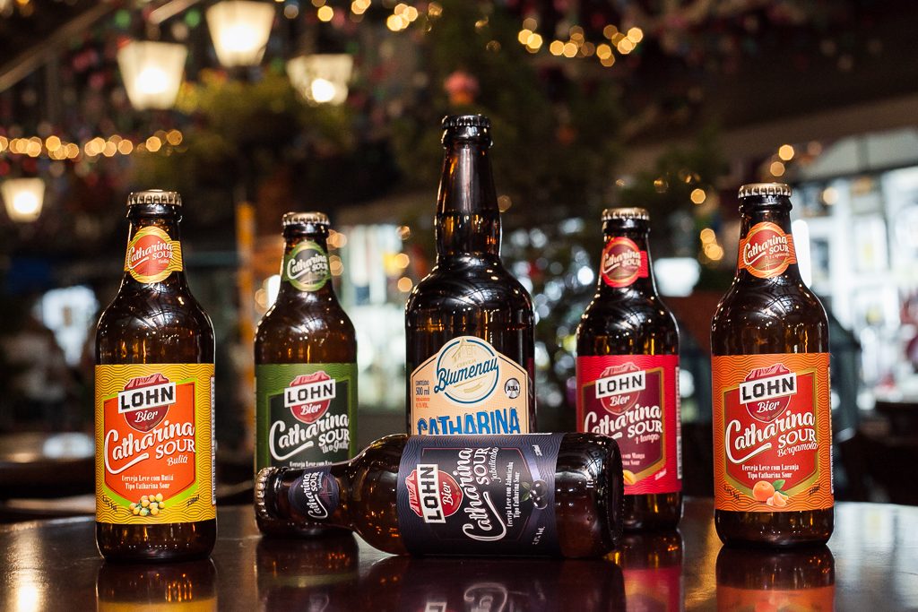 Brasil tem seu primeiro estilo de cerveja reconhecido internacionalmente Cervejas Catharina Sour em garrafa. Foto: Karina Kuromiya