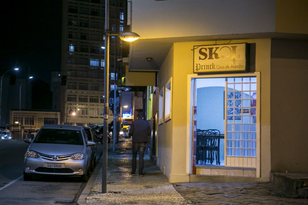 Princk Casa de Assados - 26-06-2018 - Fachada da Princk Casa de Assados na rua Cruz Machado, Centro.