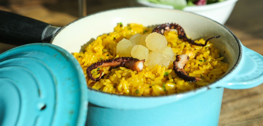 Arroz de polvo preparado pela chef Eva dos Santos. foto: Brunno Covello/Gazeta do Povo Arroz de polvo preparado pela chef Eva dos Santos. foto: Brunno Covello/Gazeta do Povo