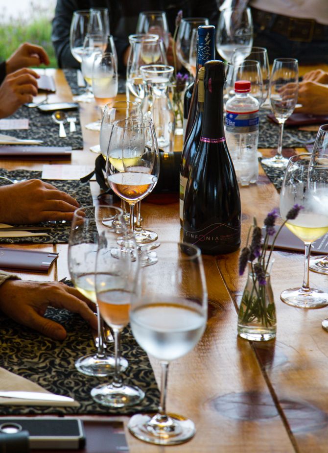 Degustação de vinhos da vinícola Monte Agudo. Foto: Divulgação Degustação de vinhos da vinícola Monte Agudo. Foto: Divulgação