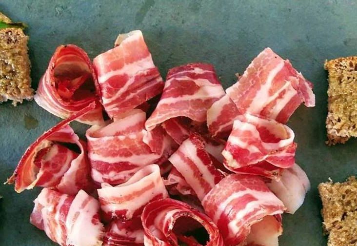 O porcadeiro é especialista em embutidos. Foto: Reprodução O porcadeiro é especialista em embutidos. Foto: Reprodução
