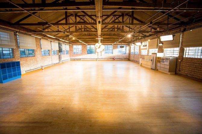 Espaço industrial de 320 m² para eventos funciona anexo ao local. Foto: Divulgação Espaço industrial de 320 m² para eventos funciona anexo ao local. Foto: Divulgação