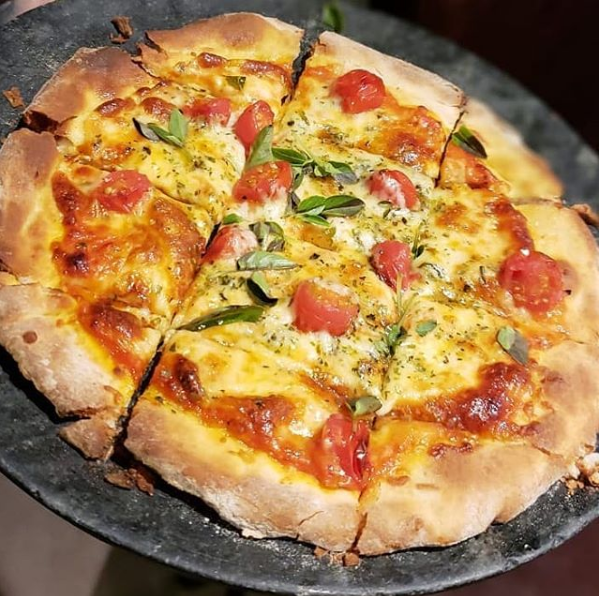 Pizza no Vino! com vinho chileno. Foto: Divulgação Pizza no Vino! com vinho chileno. Foto: Divulgação