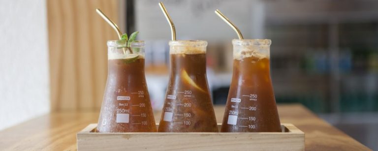 Fotos dos três tipos de espresso com tônica praparado no Café do Moço . Local: Rua Moysés Marcondes, 609 - Juvevê.
