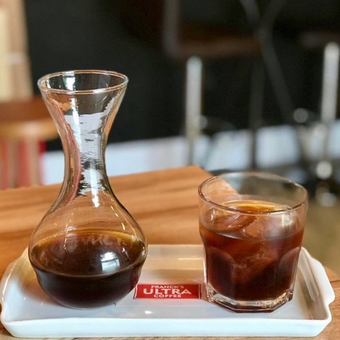 Cold brew também pode ser com o café maturado. Foto: Reprodução Cold brew também pode ser com o café maturado. Foto: Reprodução
