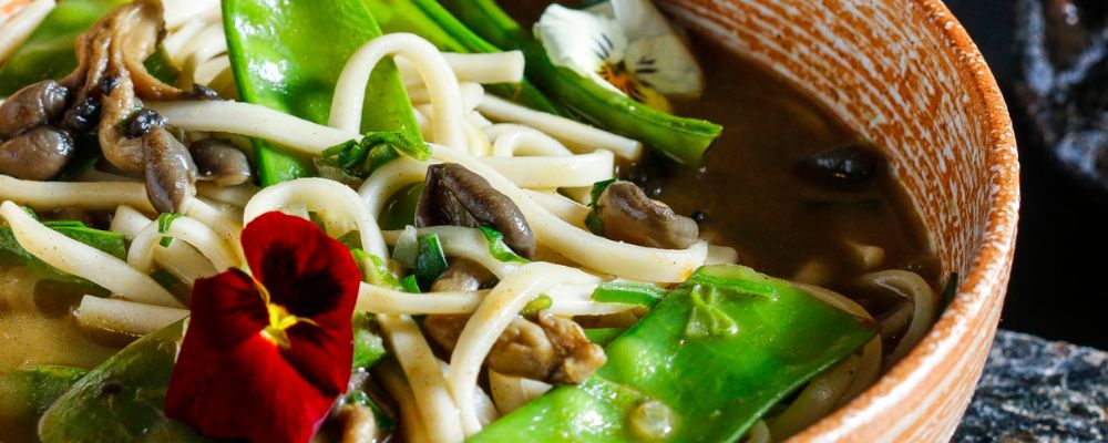 Udon Bangkok do Nou Nikkei Cuisine. Foto: André Rodrigues/Gazeta do Povo.