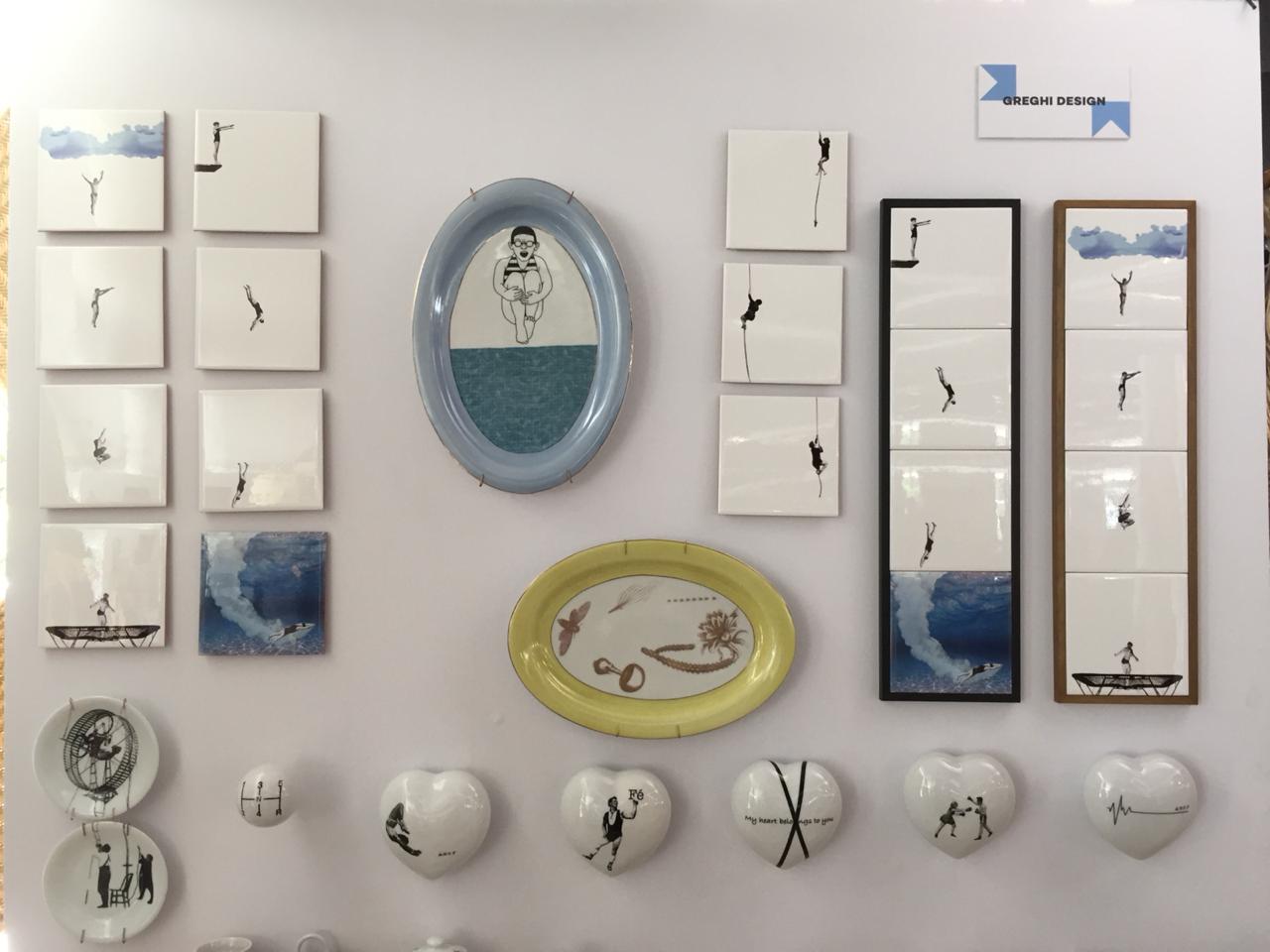 Cerâmicas feitas com a técnica de sublimação. As peças são garimpadas da avó do designer e ganham um ressignificado através de uma visão contemporânea. Greghi Design, de São Paulo. Preços entre R$ 150 e R$ 300, Cerâmicas feitas com a técnica de sublimação. As peças são garimpadas da avó do designer e ganham um ressignificado através de uma visão contemporânea. Greghi Design, de São Paulo. Preços entre R$ 150 e R$ 300,