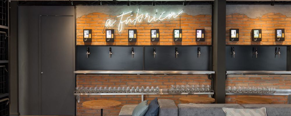 Fábrica, o lugar ideal para provar as melhores cervejas do Sul do Brasil Fábrica, o lugar ideal para provar as melhores cervejas do Sul do Brasil