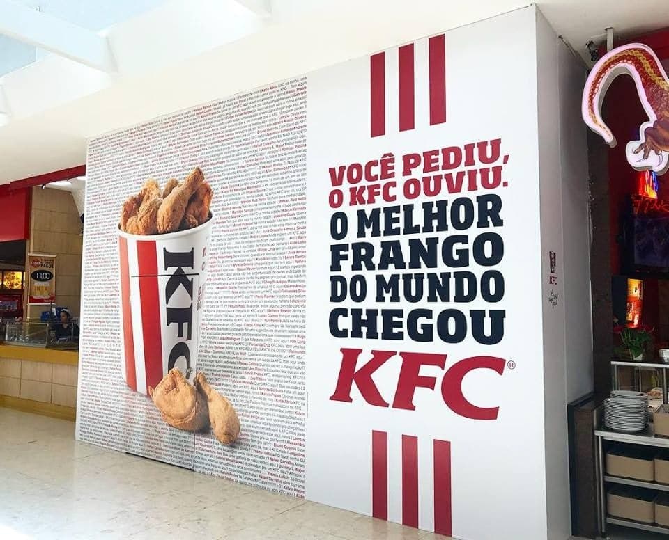 Tapume do KFC na loja do Shopping Palladium. Foto: divulgação. Tapume do KFC na loja do Shopping Palladium. Foto: divulgação.