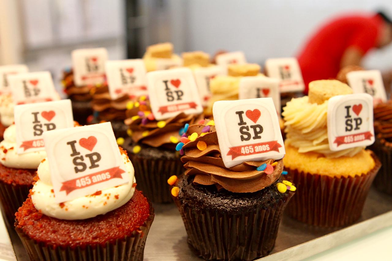 Cupcake I Love SP criado pelos 465 anos do aniversário de São Paulo. Foto: Igor Kalassa/Divulgação.