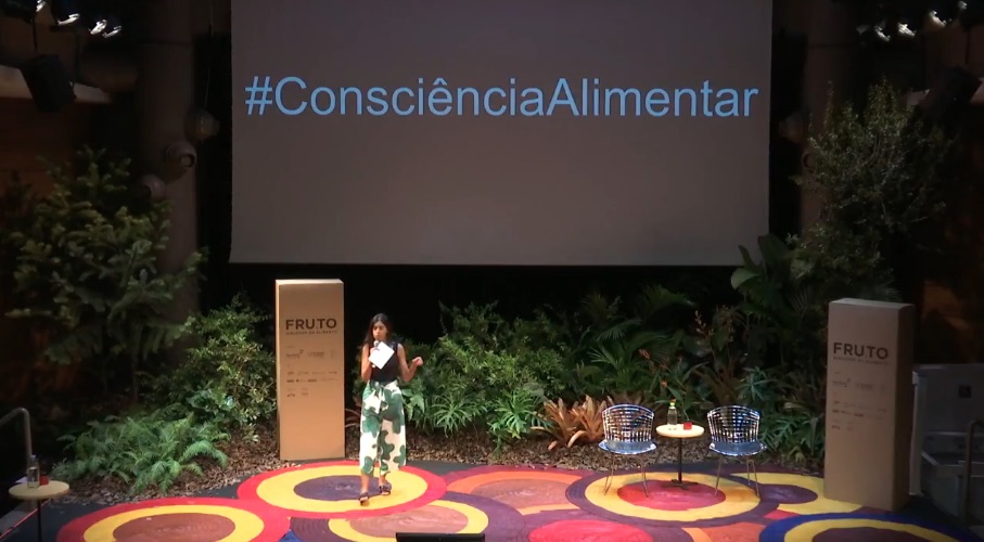 Em uma das palestras de 2018, a chef Bela gil propôs uma maior consciência alimentar, que o poder público precisa incentivar. Foto: reprodução/transmissão Em uma das palestras de 2018, a chef Bela gil propôs uma maior consciência alimentar, que o poder público precisa incentivar. Foto: reprodução/transmissão