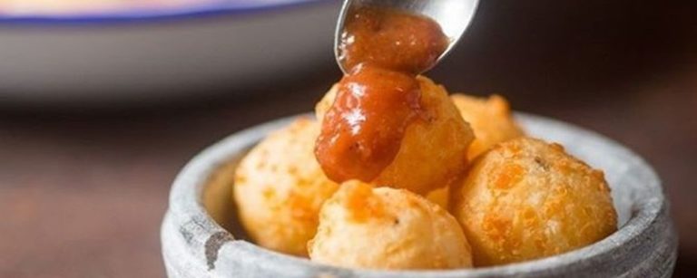 Porção de pão de queijo frito da Roça Capital. Foto: Divulgação