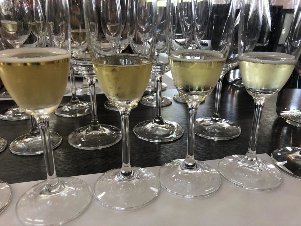 Já ouviu falar em degustação vertical de vinhos? Entenda como é feita Já ouviu falar em degustação vertical de vinhos? Entenda como é feita