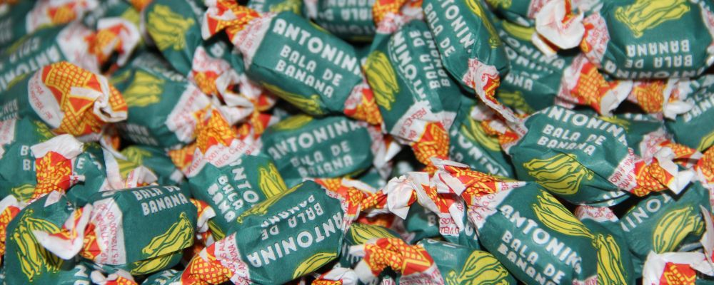 O Paraná é o terceiro estado brasileiro com o maior número de produtos certificados ou em processo de certificação de Indicação Geográfica.
A bala de banana de Antonina não recebeu aprovação do INPI. 