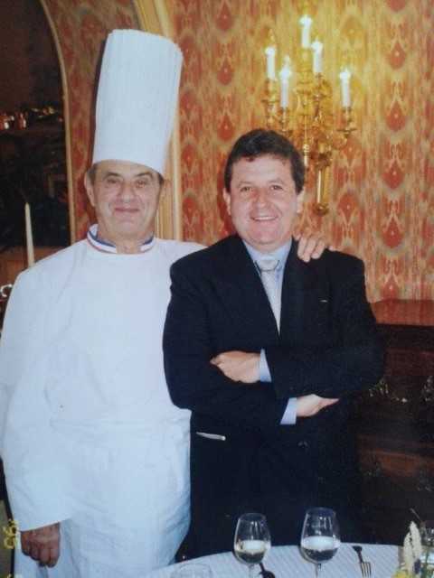 Paul Bocuse, o "papa" da gastronomia, e Laurent Suaudeau, radicado no Brasil há 40 anos. Paul Bocuse, o "papa" da gastronomia, e Laurent Suaudeau, radicado no Brasil há 40 anos.