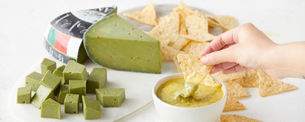 O queijo gouda feito com abacate é a mais nova criação da fábrica holandesa Daily Dairy. Foto: Reprodução Instagram / The Fresh Market