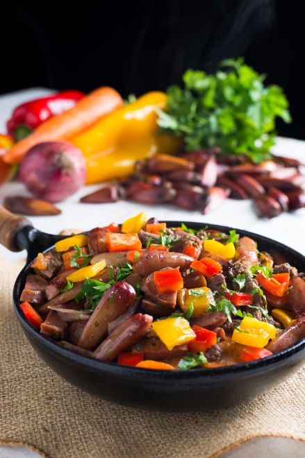 Fotos para o Bom Gourmet, impresso e online, sessão Almoço em Família, do entrevero de pinhão preparado pela chef Denyse Porto.
Local: Curitiba - PR