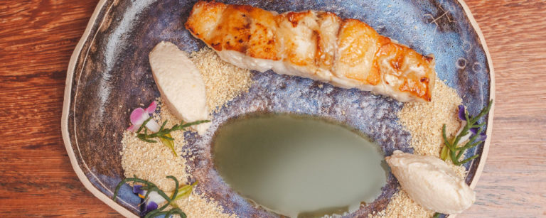 Peixe fresco, caldo verde e ostra nativa: prato conta a história de Florianópolis
