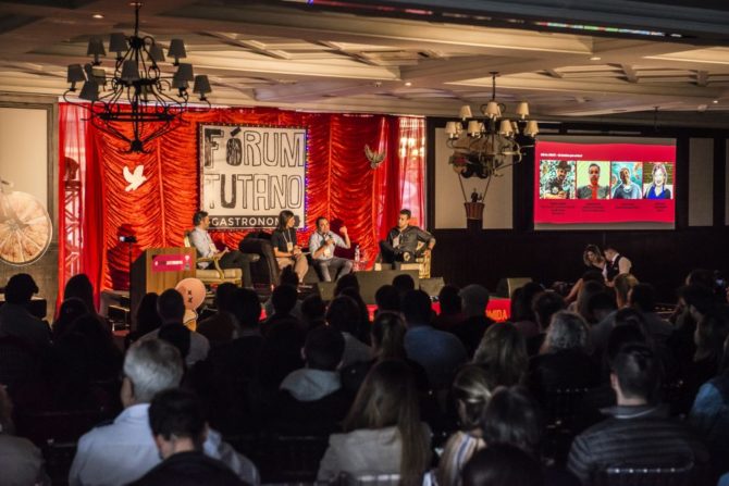 A primeira edição do Fórum, em 2019, teve a presença de mais de 700 pessoas, quantidade de vagas que deve ser mantida neste ano. Foto: Letícia Akemi/Gazeta do Povo. A primeira edição do Fórum, em 2019, teve a presença de mais de 700 pessoas, quantidade de vagas que deve ser mantida neste ano. Foto: Letícia Akemi/Gazeta do Povo.