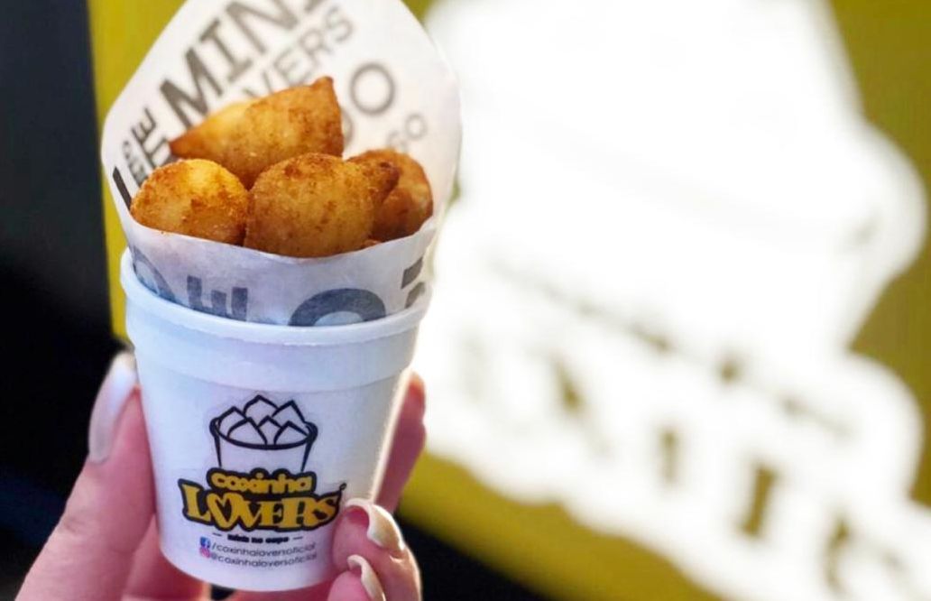 Coxinha Lovers vai distribuir 2 mil coxinhas de graça no Shopping Curitiba. Foto: divulgação. Coxinha Lovers vai distribuir 2 mil coxinhas de graça no Shopping Curitiba. Foto: divulgação.