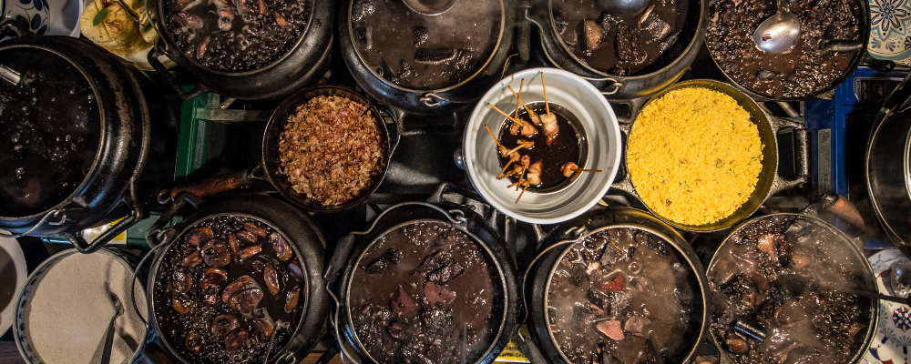 Feijoada Dona Cacilda, do Puina's Bar. Foto: Divulgação.