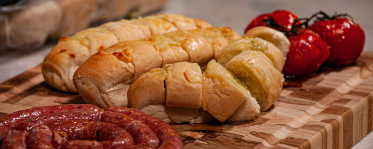 Pão recheado de alho-poró, da Tia Maria. Foto: Vitor Ferraz/Gazeta do Povo.