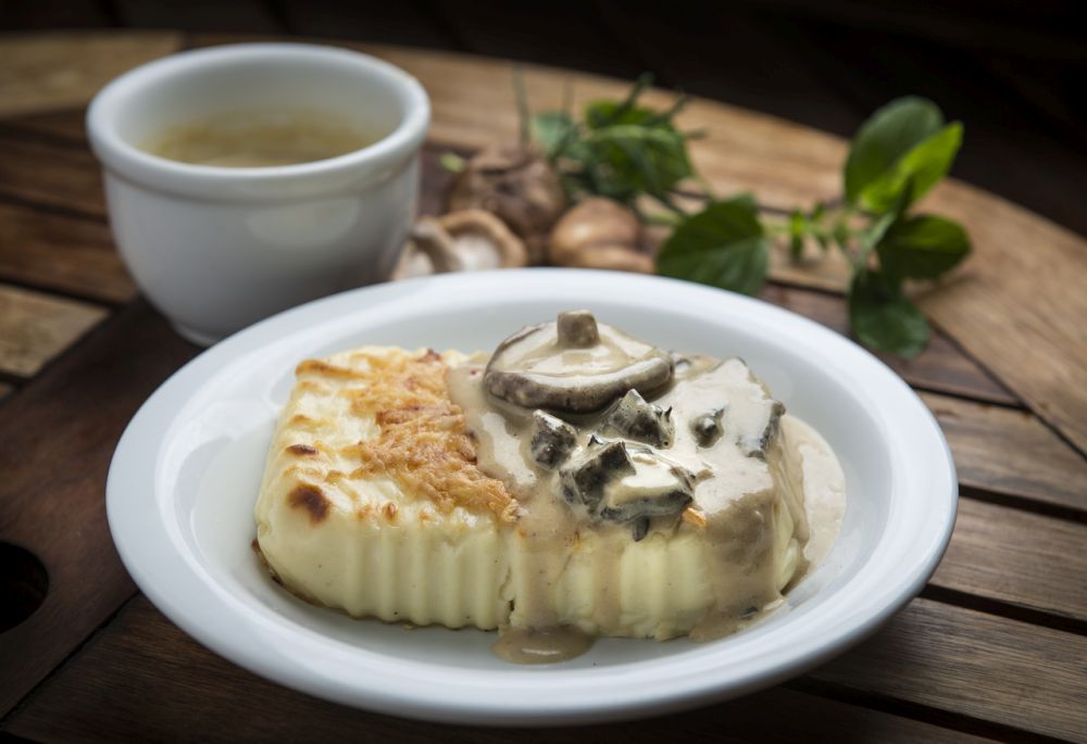 Polenta ao molho funghi do La Polenteria. Foto: Letícia Akemi / Gazeta do Povo. Polenta ao molho funghi do La Polenteria. Foto: Letícia Akemi / Gazeta do Povo.