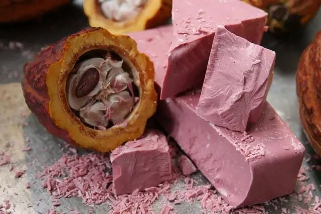 Considerado o quarto tipo de chocolate, o cacau ruby foi anunciado pela Callebaut em 2017. Foto: Divulgação Considerado o quarto tipo de chocolate, o cacau ruby foi anunciado pela Callebaut em 2017. Foto: Divulgação