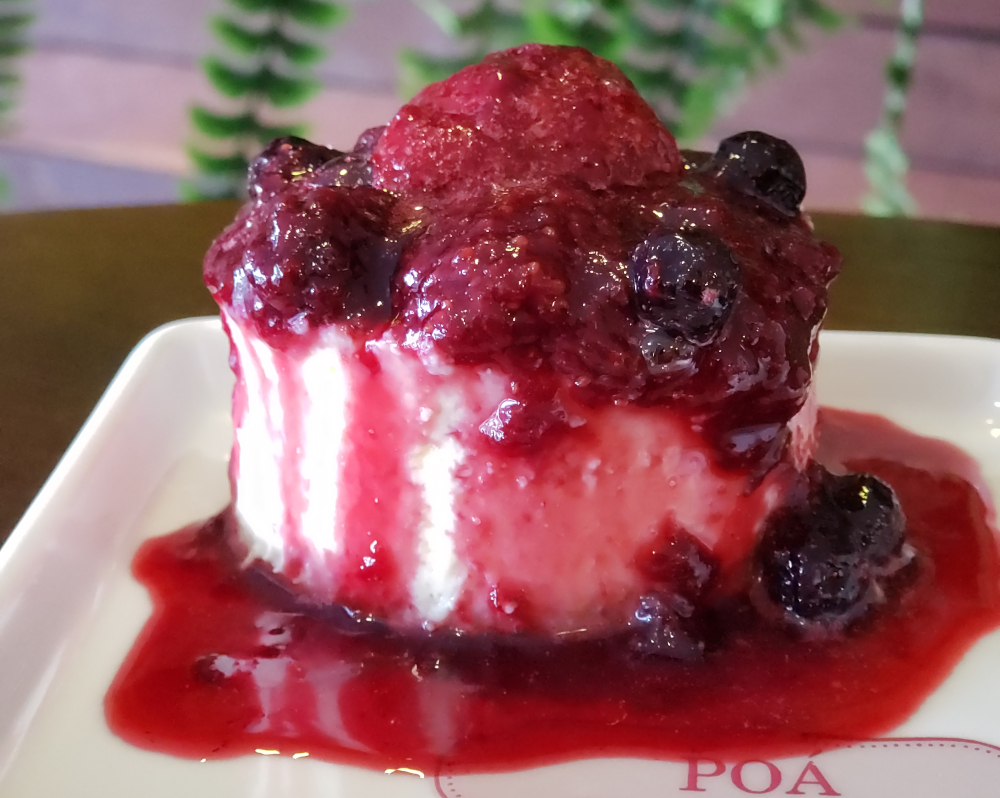 Cheesecake de frutas vermelhas, do Poá Cheesecake e Bubble Tea. Foto: Divulgação.