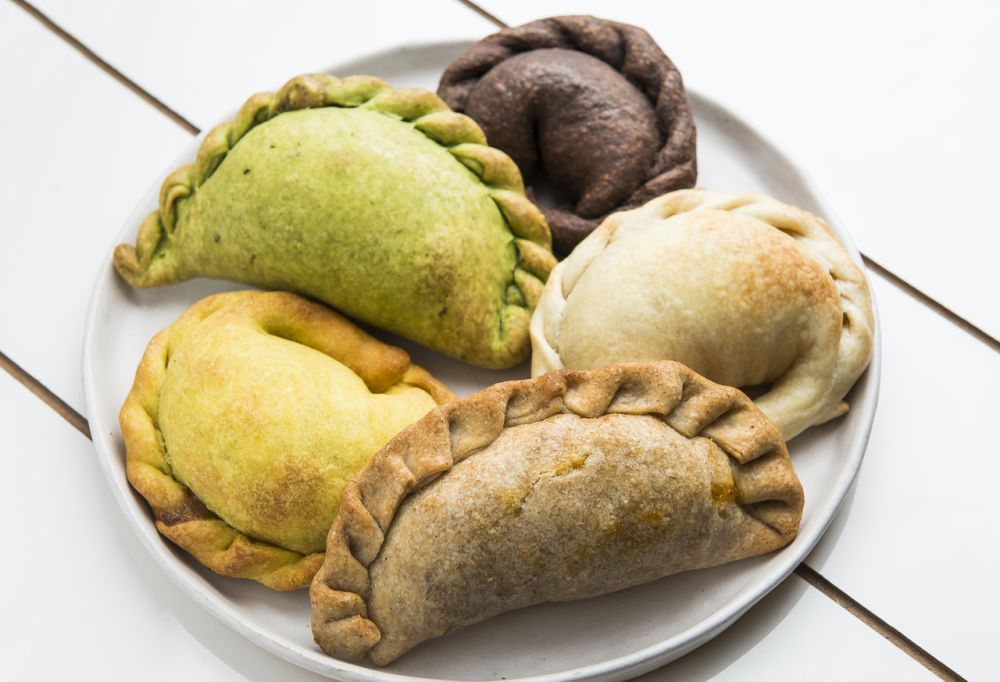 Novo quiosque vende empanadas típicas de Barcelona em shopping de Curitiba Novo quiosque vende empanadas típicas de Barcelona em shopping de Curitiba